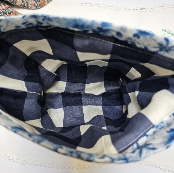 Cat Print Drawstring Bag - Picture 5 of 6